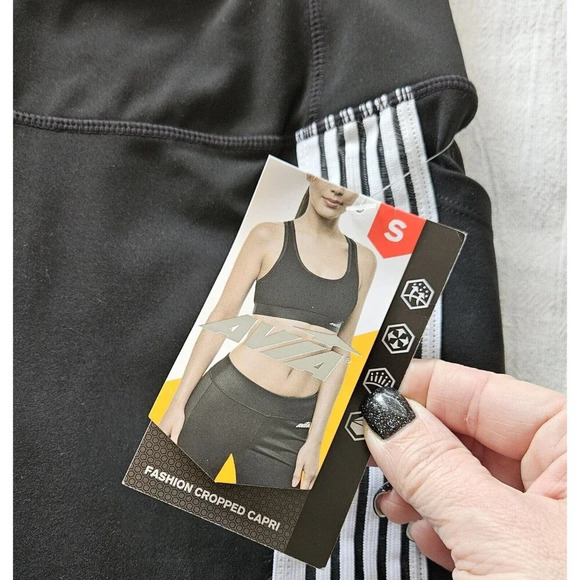 Womens Avia Fashion Cropped Capri Black White Stripes Leggings size SMALL - Picture 7 of 7